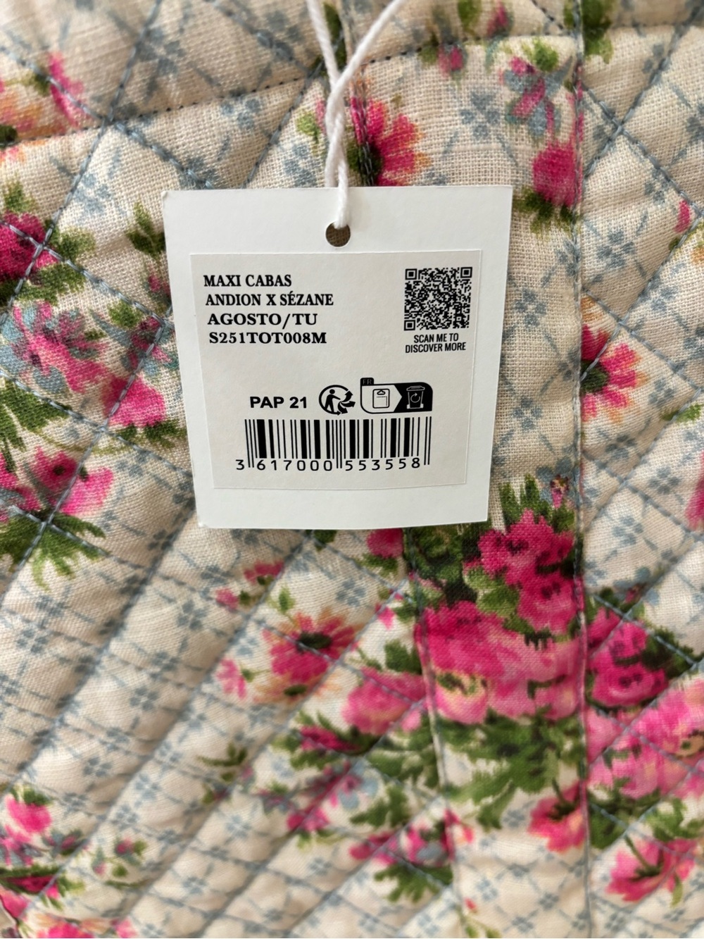 Sezane x Andion Quilted Maxi Floral Tote in Cream and Pink - Picture 3 of 5